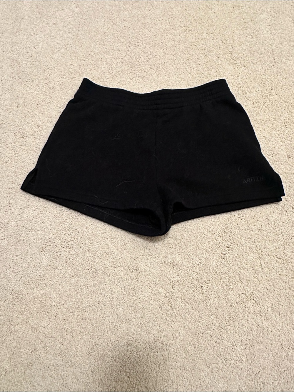 Black aritzia sweatshorts